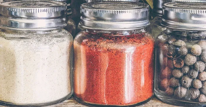 storing-red-chilli-powder